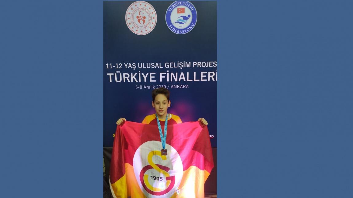 Ulusal Gelişim Projesi Yüzme Yarışlarında Türkiye 3'üncüsüyüz